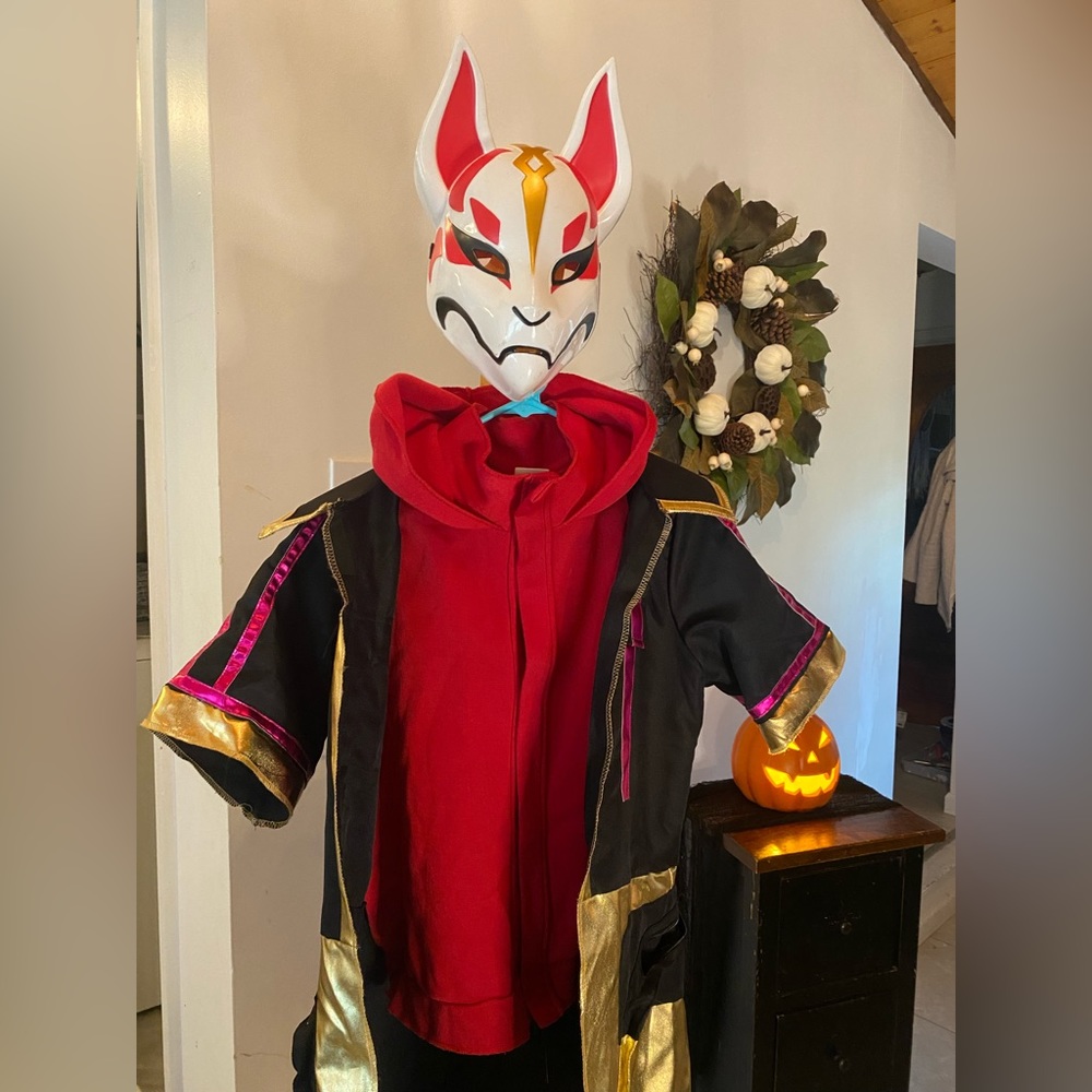 Kids size extra large Fortnite Halloween costume